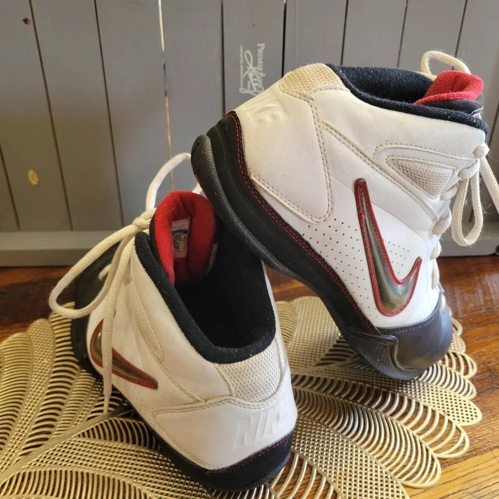 Youth Nike Press sise 4.5 - Picture 4 of 6